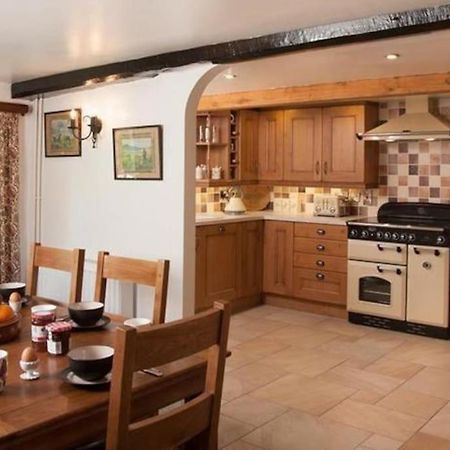 Scenic Welsh Cottage In The Brecon Beacons Crickhowell Extérieur photo