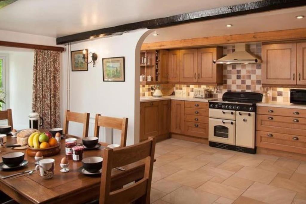 Scenic Welsh Cottage In The Brecon Beacons Crickhowell Extérieur photo